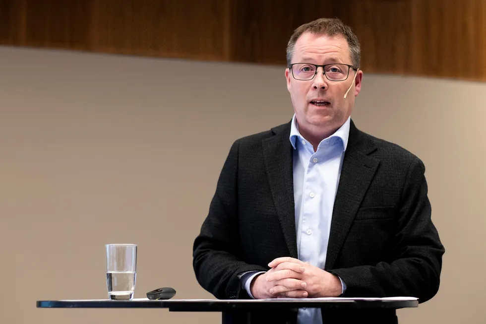 KS-styreleder Bjørn Arild Gram blir kommunalminister fra Senterpartiet, etter det DN får opplyst onsdag formiddag.