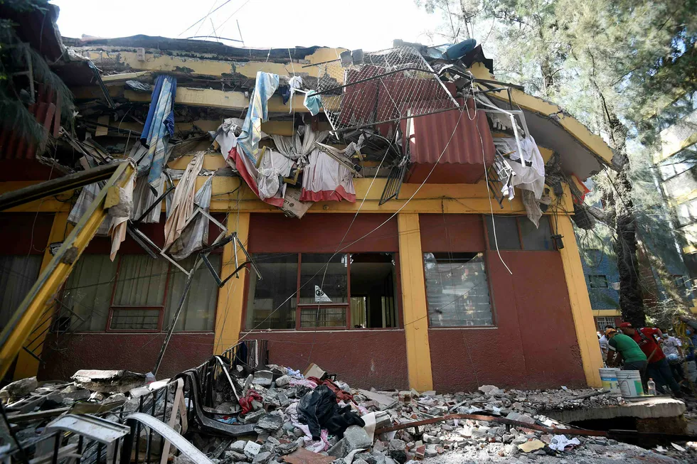 Jordskjelvet i Mexico by har ødelagt og skadet mange bygninger. Dødstallene er stadig blitt oppjustert. Foto: Alfredo Estrella/AFP photo/NTB scanpix