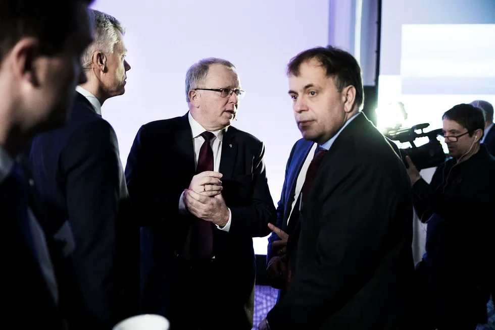 Fra venstre: Hans Jakob Hegge, konsernsjef Eldar Sætre og Svein Skeie. Hegge går nå av som Statoils finansdirektør og blir landssjef i USA- Foto: Per Thrana