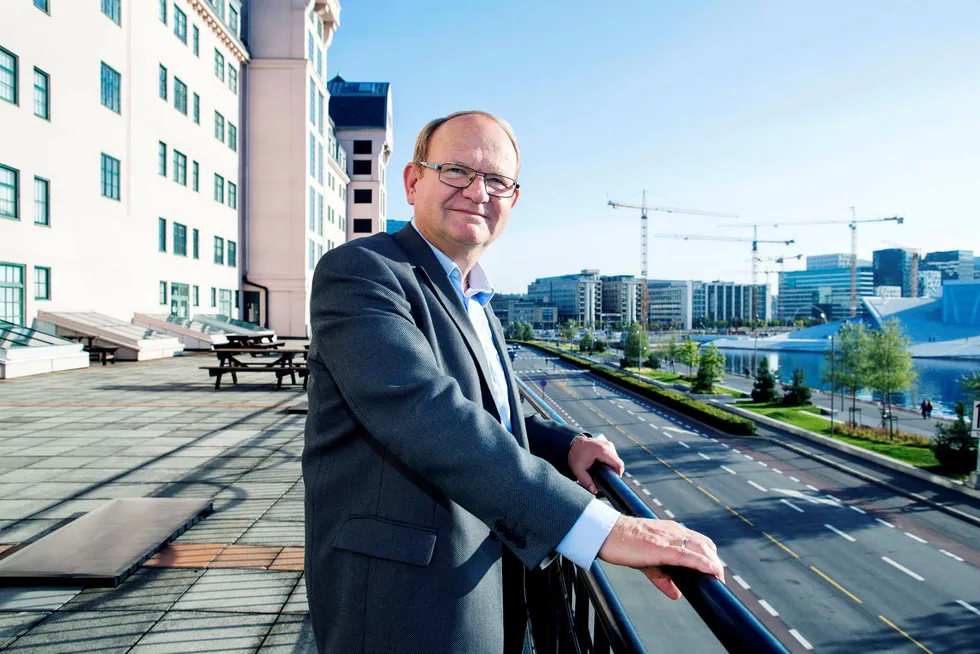Per Einar Ruud, kredittøkonom i Bisnode, er kritisk til forslaget om å sette ned minimumskravet til aksjekapital fra 30.000 til kun en krone. Foto: Øyvind Elvsborg
