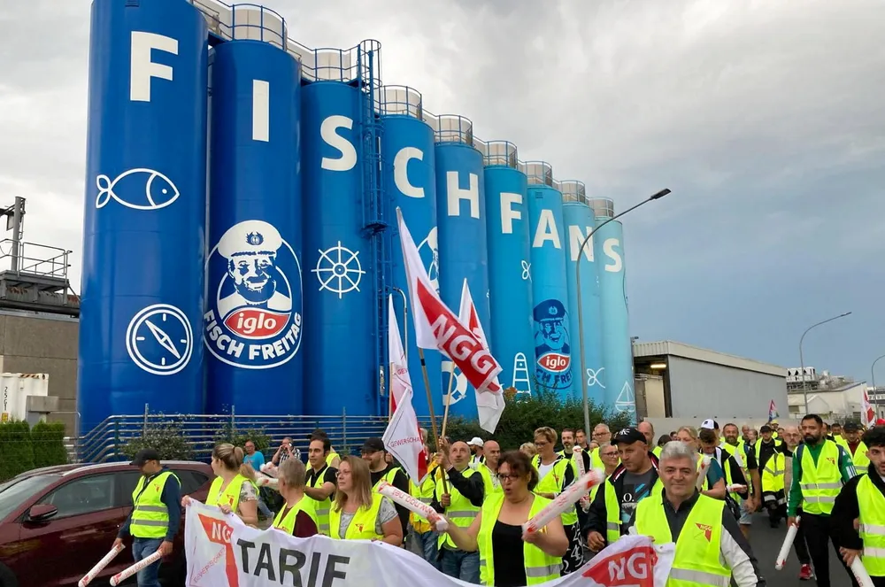 Iglo workers strike in Bremerhaven.