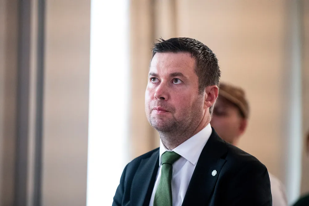Da stortingsrepresentant Geir Pollestad (Sp) ble ny landbruks- og matminister i august informerte han Statsministerens kontor om sin families kyllingproduksjon og eventuelle habilitetsspørsmål knyttet til det. Fire måneder senere er konklusjonen klar.