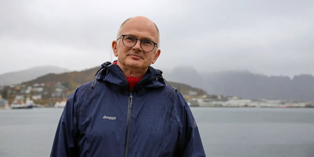 Det skal innføres nye krav om sporing og fangstrapportering fiskeflåten, og tiltakene er særlig rettet mot fartøy under 15 meter. Håkon Gullvik mener det nå skal brukes store ressurser på noe som vil gi begrensede resultater.