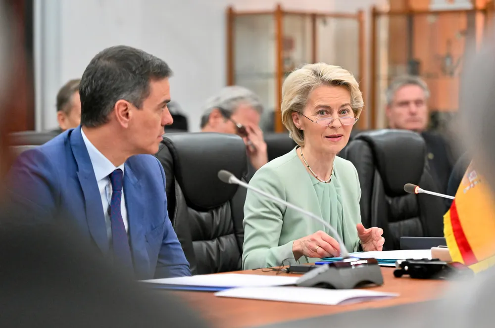 Ursula von der Leyen speaking at the green hydrogen roundtable in Mauritania yesterday, alongside Spanish prime minister Pedro Sánchez.