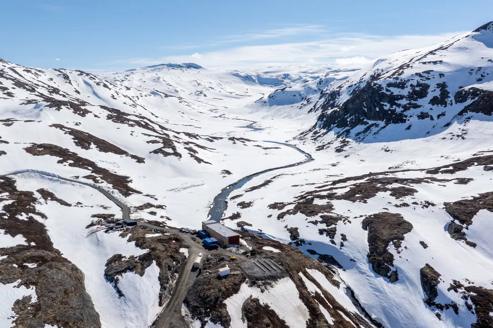Gravdalen Kraftverk bygges nesten 1200 meter over havet. Høydemeterne gjør arbeidet utfordrende om vinteren.