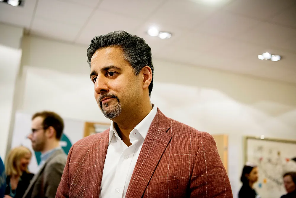 Venstres Abid Raja mener innholdet i Riksrevisjonens rapport ikke er til å leve med og krever klare svar om beredskapssvikten. Foto: Mikaela Berg
