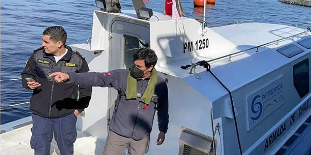 Inspektører fra fiskerimyndighetene kontrollerer Nova Australs lokalitet Skyring.