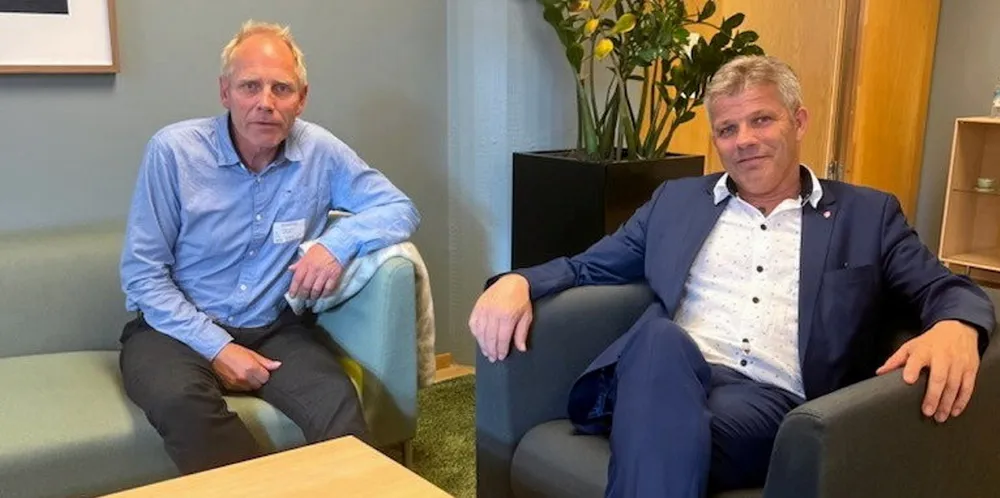 Leder i Fiskerlaget Sør, Lennart Danielsen (t.v.) og Fiskeri- og havminister Bjørnar Skjæran (Ap) snakket om den vanskelige situasjonen for fiskerne i sør.