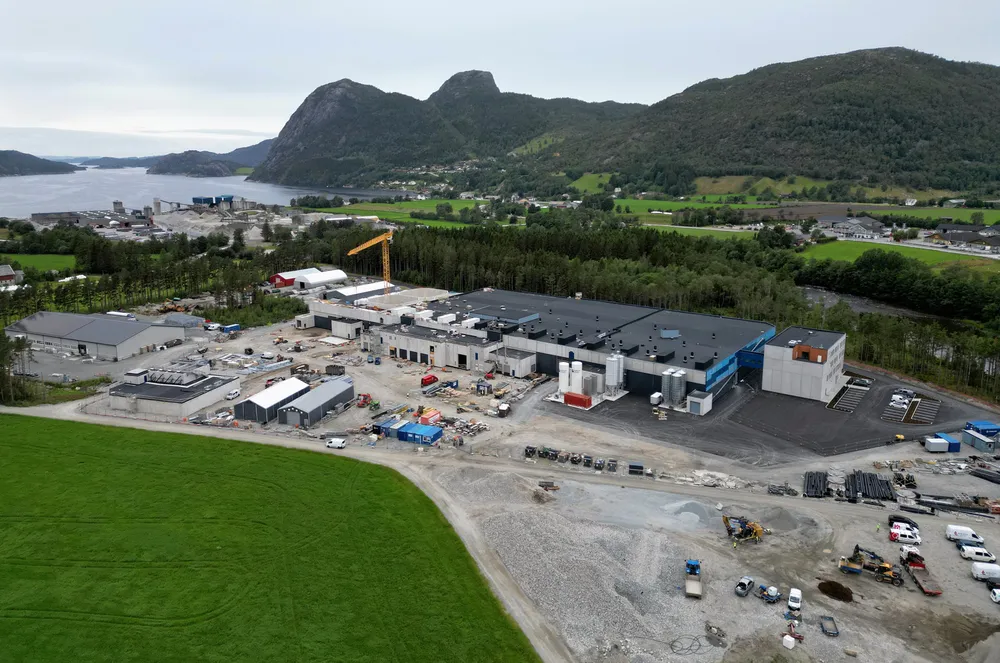 Ardal Aqua plans ultimately to build 10 modules with combined capacity of 15,000 metric tons of smolt per year.