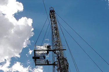 Oklahoma rig worker dies in derrick fall
