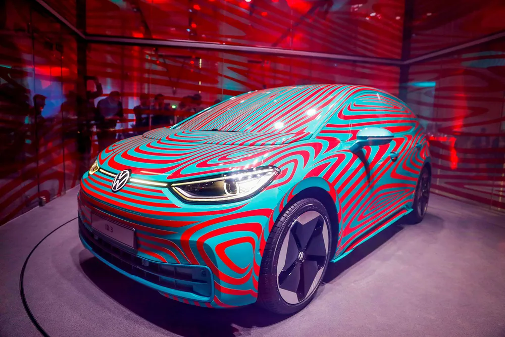 Denne uken viste Volkswagen denne kamuflerte versjonen av sin kommende elbil ID.3 i Berlin.