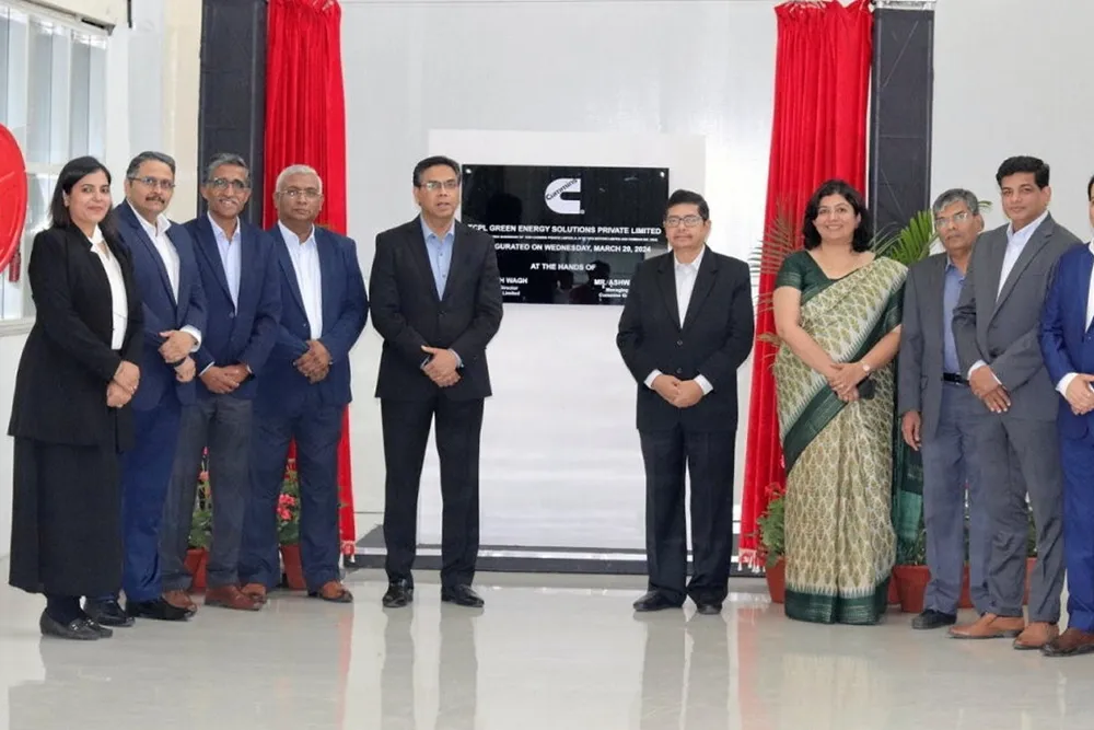 Executives from Cummins and Tata at the inaguruation of the hydrogen engine manufacturing site.