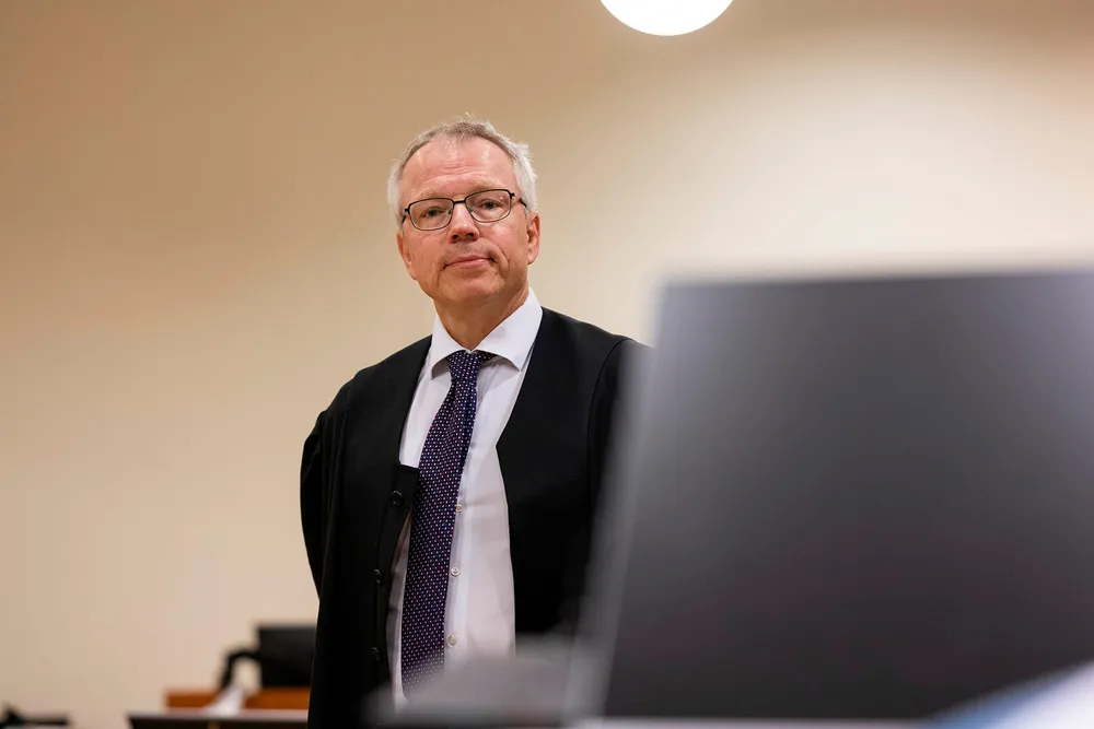 – Det er i alle fall tre saker hvor vi vet at det burde sendes inn omgjøringsbegjæringer, sier advokat Jostein Løken i Elden.