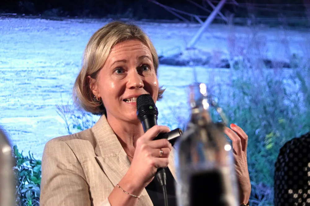 – Jeg håper vi som bransje klarer å øke samfunnsaksepten for kraftutbygging, og klarer å bygge ut mer kortreist kraft uten at nett og overføring er en hindring, sier administrerende direktør i Elvia Anne Nysæther.