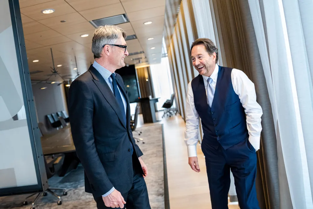 Kjell Inge Røkke og konsernsjef Øyvind Eriksen (til venstre) på Akers styrerom.