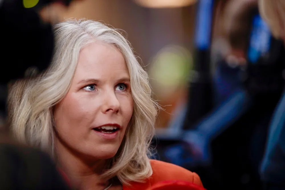 – Jeg kan ikke skjønne at det skal være i tråd med det Vestre har forventet og det Stortinget har bestemt, sier SV-leder Kirsti Bergstø om Equinor og Telenors bonusgrep for å tilpasse seg nye statlige retningslinjer.