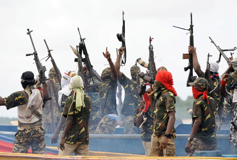 Mend targets Agip pipe