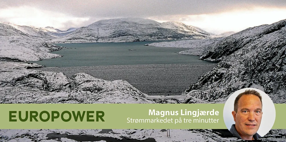 Lave temperaturer forsinker snøsmeltingen. Det kan bidra til at spotprisene holder seg høye. Samtidig faller energipriser i Europa.