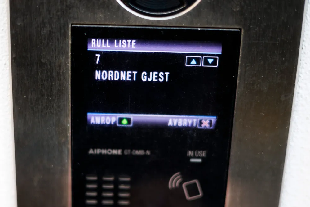 Nordnets tjenester var nede i flere timer tirsdag på grunn av en programvarekomponent som sviktet. I en kort periode kunne enkelte kunder handle på andres konto. Her fra inngangsdisplayet til Nordnets kontorer i Oslo.
