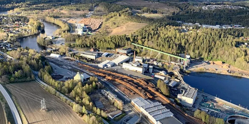 På Follum i Hønefoss kommune vil Vardar Varme brenne gasser fra Vow sin biokullproduksjon.