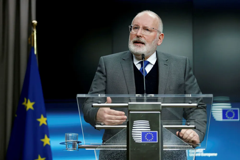 Ballen ligger nå på britisk side, ifølge første visepresident i EU, Frans Timmermans.