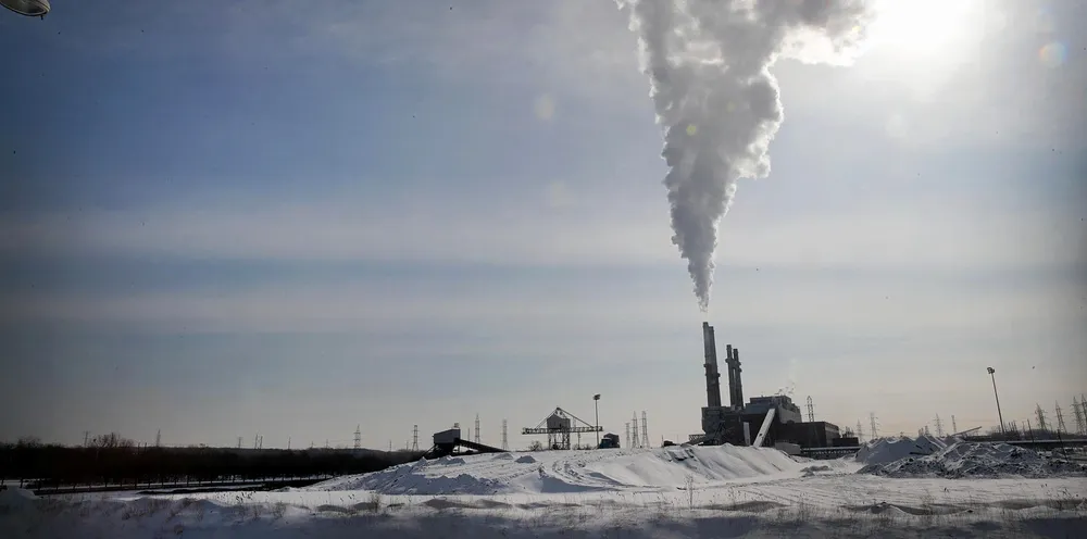ROMEOVILLE, ILLINOIS - FEBRUARY 01: Smoke rises from a coal-fired power plant on February 01, 2019 in Romeoville, Illinois. The recent polar vortex taxed power systems across the Midwest as demand for electricity climbed as temperatures plunged. (Photo by Scott Olson/Getty Images) . US coal.