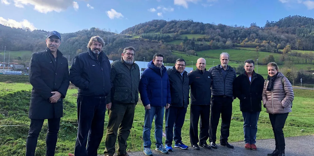 Emilio Cano (fifth from left), Norcantabric CEO, and technical managers, meet with members of local government.