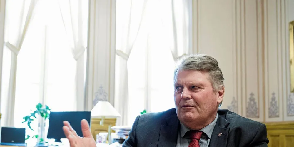 FORNØYD: Hans Fredrik Grøvan fra KrF mener Per Sandberg (Frp) har svart greit i epost-saken.Foto: Per Thrana