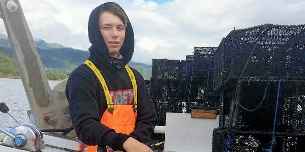 UNG VETERAN: Simen Lid (18) fra Samnanger har drevet fiske siden 10-årsalderen og vært aktiv med egen båt i fiske etter leppefisk de to siste årene.Foto: Privat