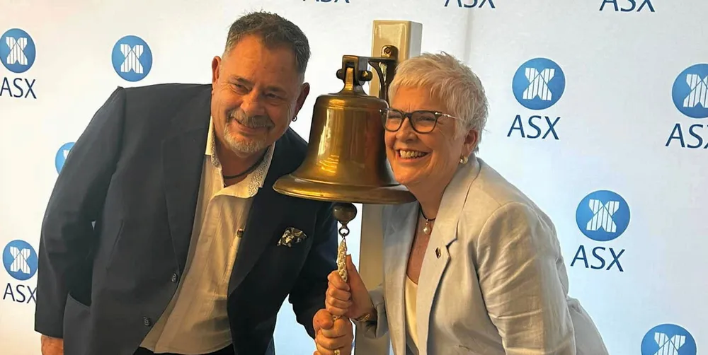Bhagwan founders Loui and Kerren Kannikoski ring the bell as the company’s shares begin trading on the ASX.
