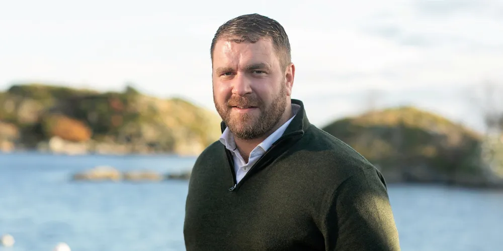 Fiskebåtreder Carl Aamodt fra Søgne er kritisk til NRK etter artikkel som han mener inneholder feilaktige påstander mot ham.