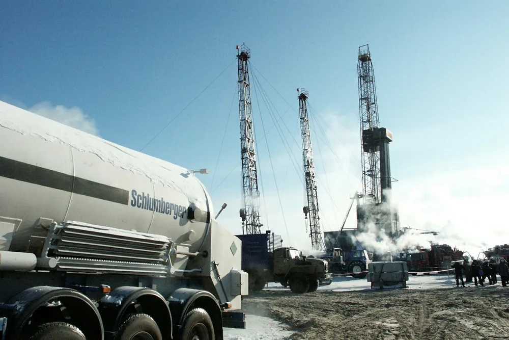 Rig work: in West Siberia