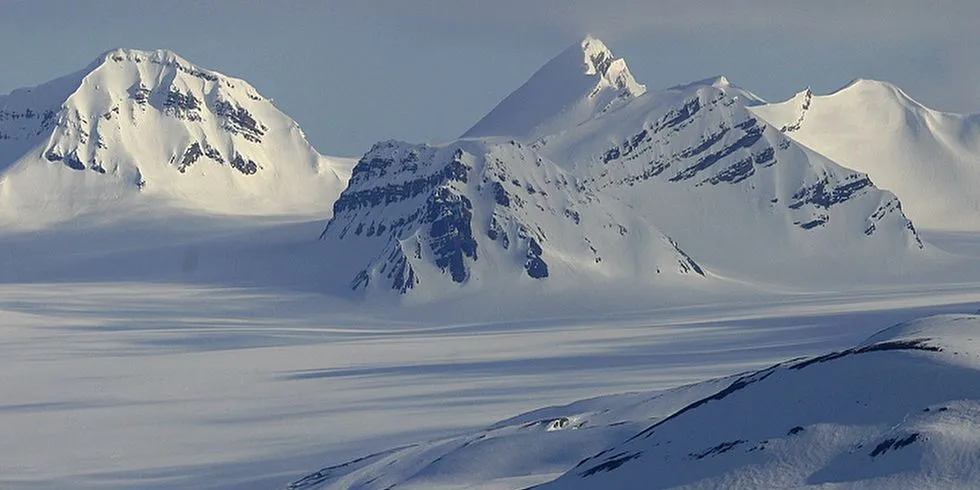 - Erklær Svalbard petroliumsfri