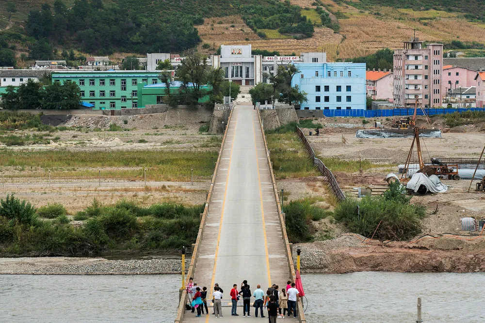 Kina ønsker å være forberedt hvis regimet i Nord-Korea kollapser og det oppstår en flyktningkrise. Nå planlegges flere flyktningmottak ved den over 1400 kilometer lange grensen. Foto:AP/NTB Scanpix
