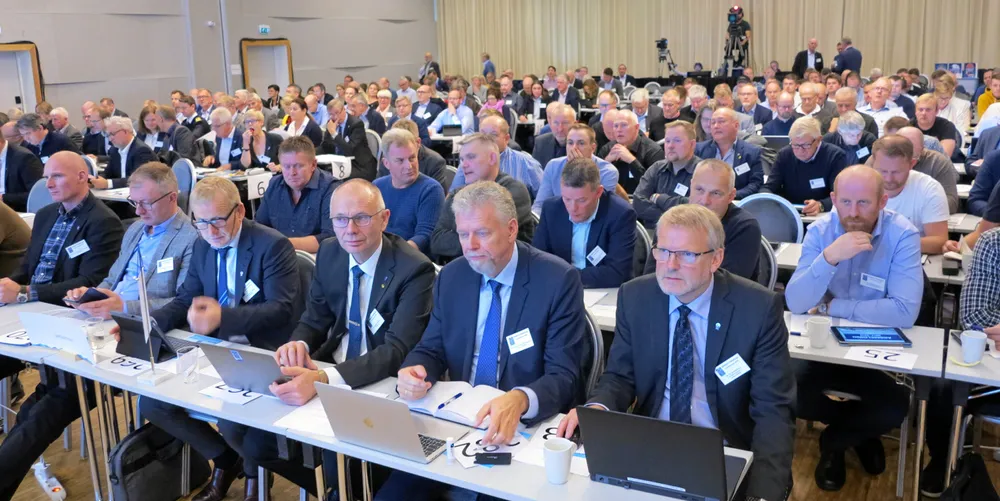 Norges Fiskarlag siste landsmøte høsten 2019 før koronapandemien snudde opp ned på det meste – også på Fiskarlagets landsmøte som i år blir en «hybrid» versjon.