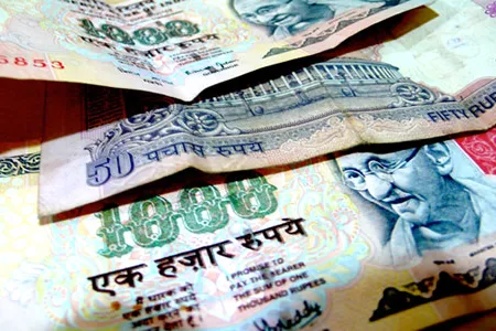 Rosneft, others to buy India refiner
