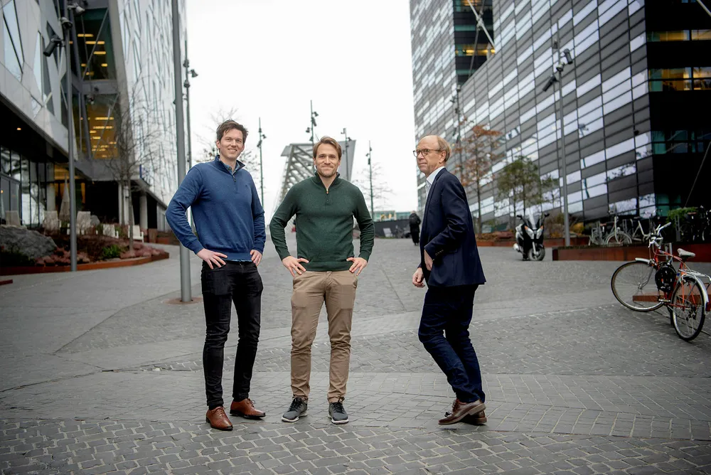 Tidligere oljefondssjef Knut N. Kjær (til høyre) tar steget inn i forbrukslånmarkedet som medeier i låne- og teknologiselskapet Kredd, og tror det vil gi mange nordmenn lavere rente. Her med gründerne Knut M. Ugland Jacobsen (fra venstre) og Andreas M. Talseth.