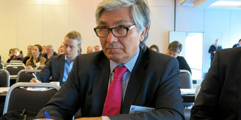Arturo Clement, head of Chilean salmon industry association SalmonChile, warned that the industry faces dire consequences from a new law that could force out hundreds of salmon concessions.