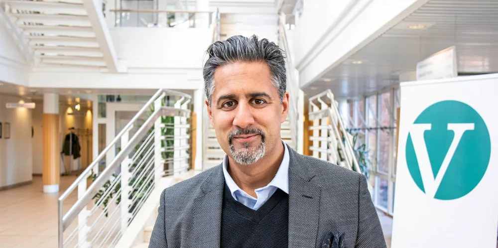 – Jeg vil sterkt oppfordre mannlige ledere til å være gode forbilder og bygge en kultur der det er selvsagt at far også tar ut foreldrepermisjonen, sier Abid Q. Raja.