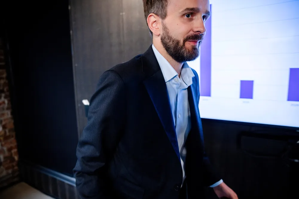 Det har foreløpig vært mer prat enn penger i næringsminister Jan Christian Vestres grønne omstillingsplan. Når USA og Europa konkurrerer om å øse ut penger over næringslivet blir det nok ikke enkelt å holde igjen i Norge.
