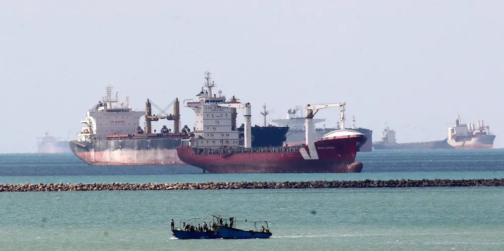 Ever Given moves, but not enough to uncork the Suez Canal as queue ...