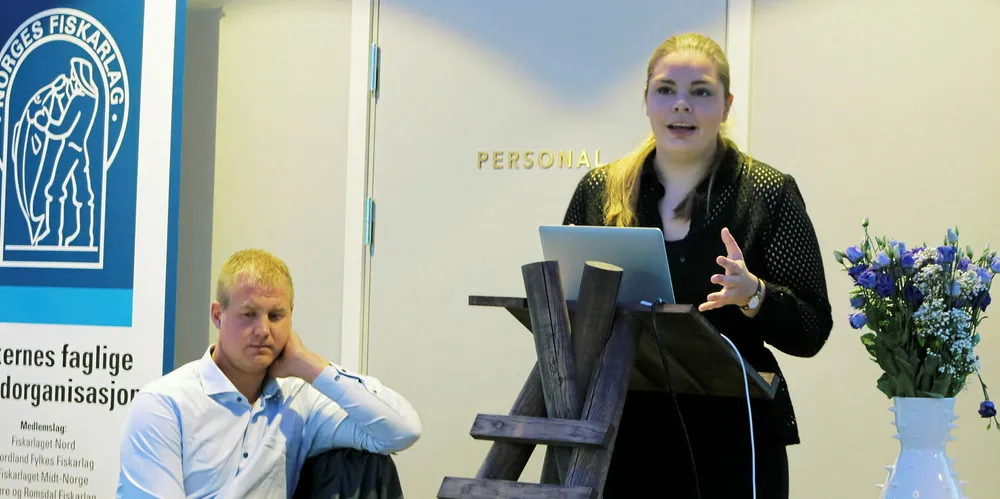 REKRUTTERING: Hanna K. Bakke-Jensen kom med råd til hvordan Norges Fiskarlag kan rekruttere flere unge fiskere som medlemmer. Her sammen med Alf Erik Ulland som var konstituert leder i Fiskerlaget Sør frem til årsmøtet i forrige uke.