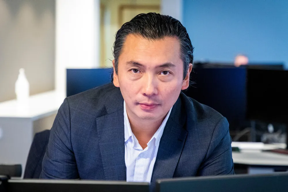 – Det er ingen som tror på en myk landing lenger, selv om det er det Fed sier den skal prøve å få til, sier Olav Chen, leder for allokering og globale renter i Storebrand.