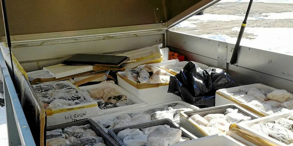 TATT: Smuglere ble tatt. Fiskebeslag ved tollstasjonen i Kivilompolo.Foto: Tollvesenet