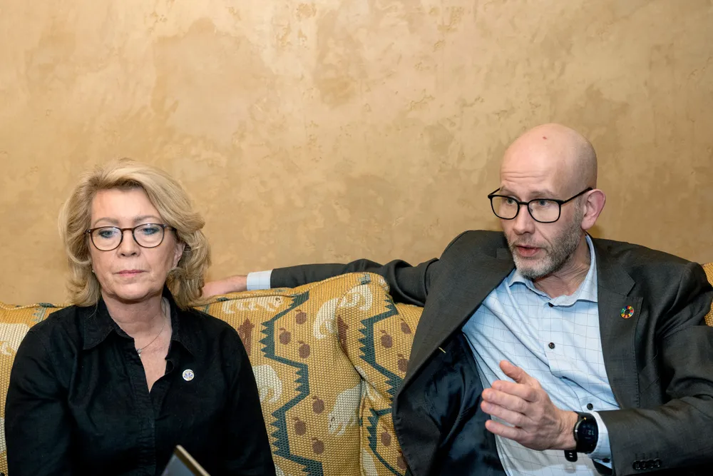 Åslaug Haga i Fornybar Norge og Tord Lien i vindkrafteier Aneo er skuffet over forliket på Stortinget tirsdag kveld.