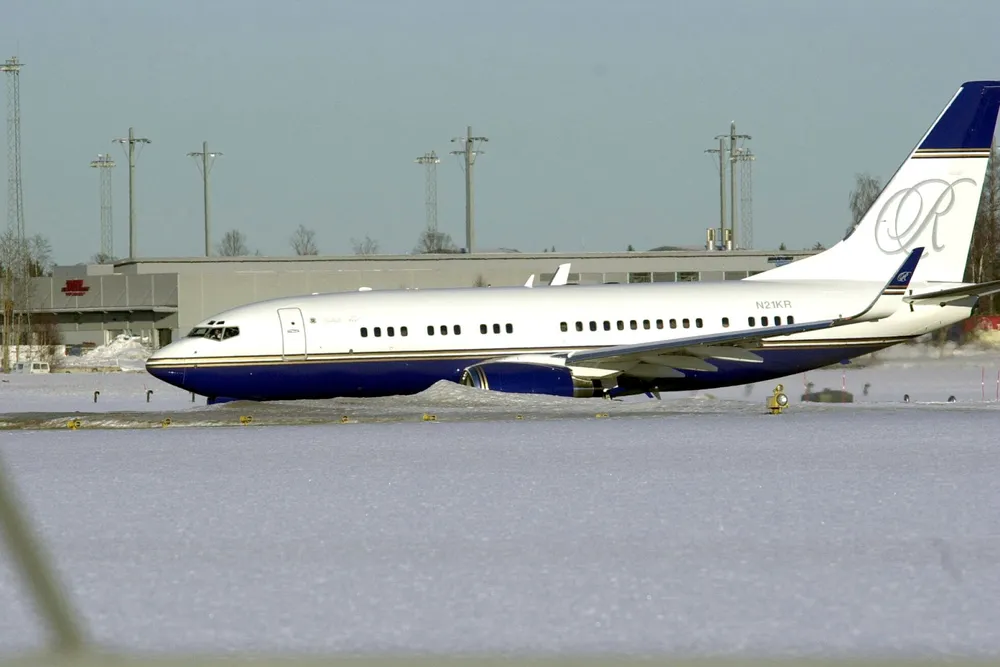 Norwegians fly får aldri en R på halen. Dette er Røkkes gamle privatfly «Rebels Tool», en Boeing 737, som han eide mellom 2000 og 2003.