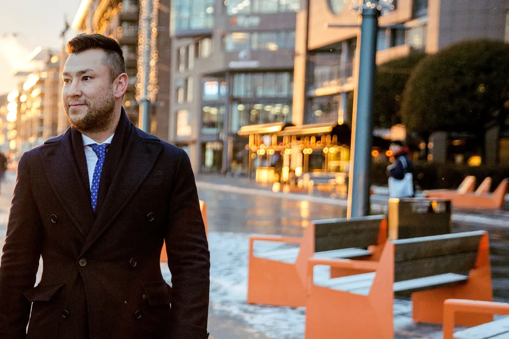 Erik Eriksen er nå tiltalt for grove investeringsbedragerier for mer enn 54 millioner kroner.