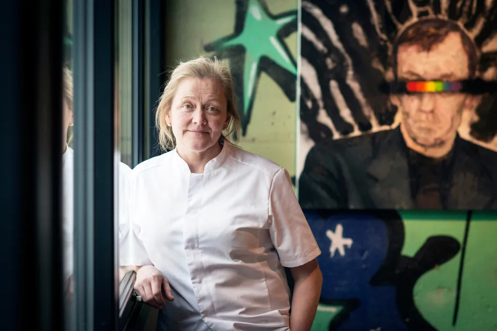Heidi Bjerkan står bak restaurantene Credo, Edoramen og Jossa mat og drikke i Trondheim. På Jossa har de ikke nok ansatte til å holde åpent hver dag.
