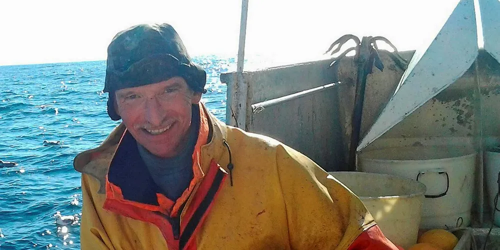 FÅTT NOK: Svend-Åge Ankjær har fått nok av bruk som tilsynelatende står i sjøen, men som i realiteten ikke finnes.Foto: privat