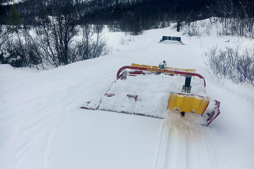 Hit – men ikke lenger. Den preparerte sløyfen rundt vannet Ustedalsfjorden på Geilo har fått en bråstopp, fordi kommunen og grunneieren har havnet i klinsj.